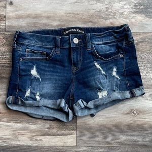 Express Shorts Women’s Size 0 Blue Denim Distressed Cuff Dark Wash Shorts